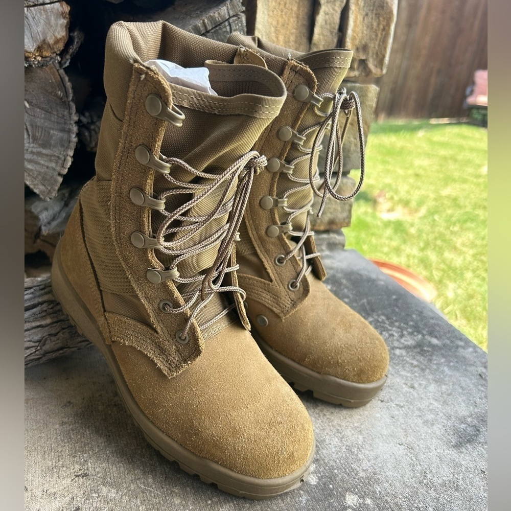 Vibram Tan Lace-Up Combat Boots Coyote Hot weather Army boots.Sz-4W. R